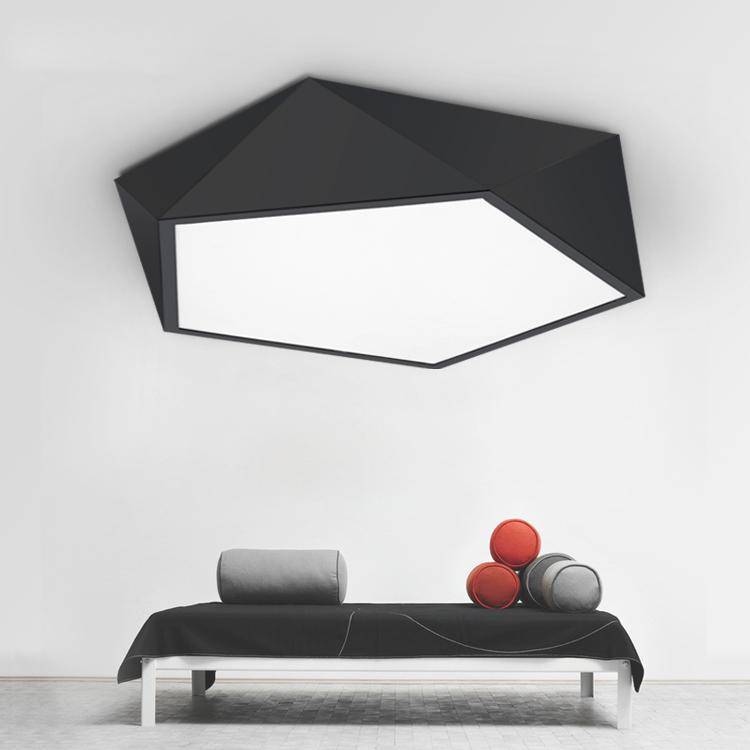 Plafonnier LED design géométrique en diamant